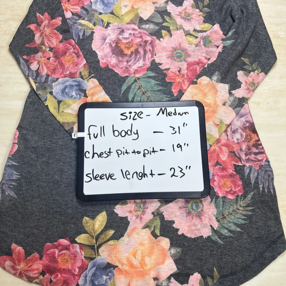 Soft Surroundings Floral Print Tunic Top V Neck Long Sleeve Gray Medium size - Picture 9 of 10
